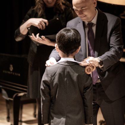 /news/articles/5-ways-piano-competitions-benefit-students-regional