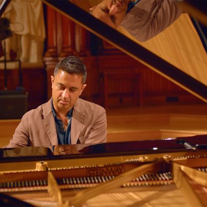 /news/features/new-steinway-sanders-theatre-harvard